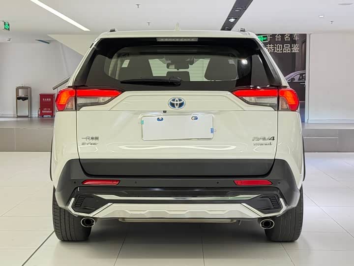 Фото 5 - Toyota RAV4