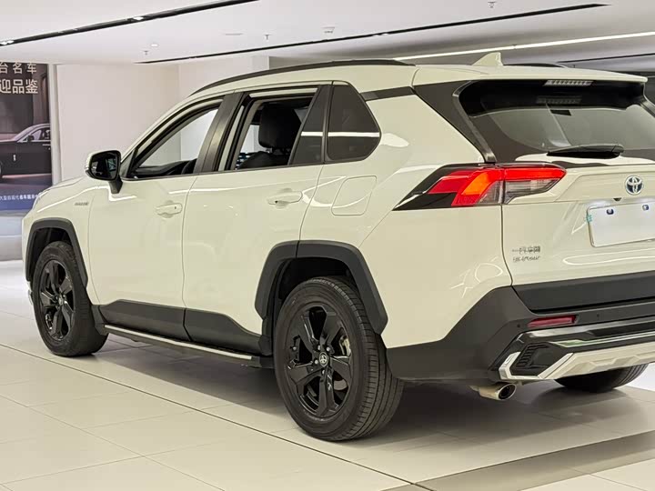 Фото 6 - Toyota RAV4