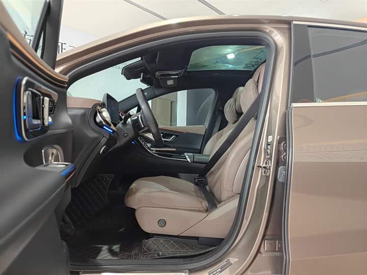 Фото 8 - Mercedes-Benz EQE SUV