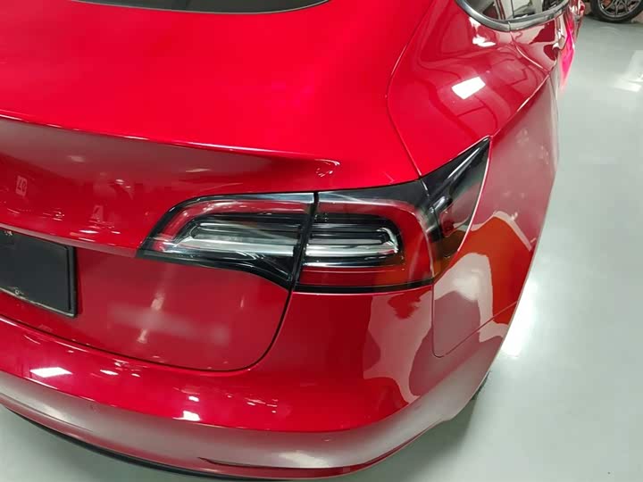 Фото 8 - Tesla Model 3