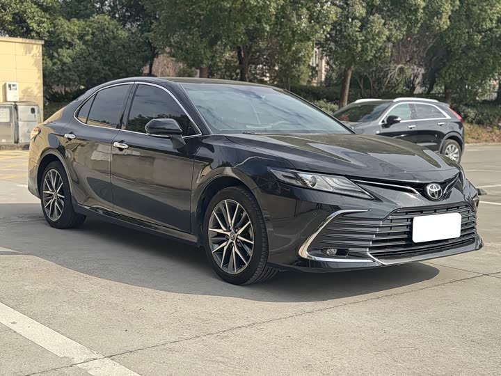 Фото 3 - Toyota Camry