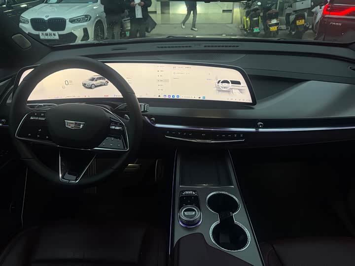 Фото 4 - Cadillac XT5