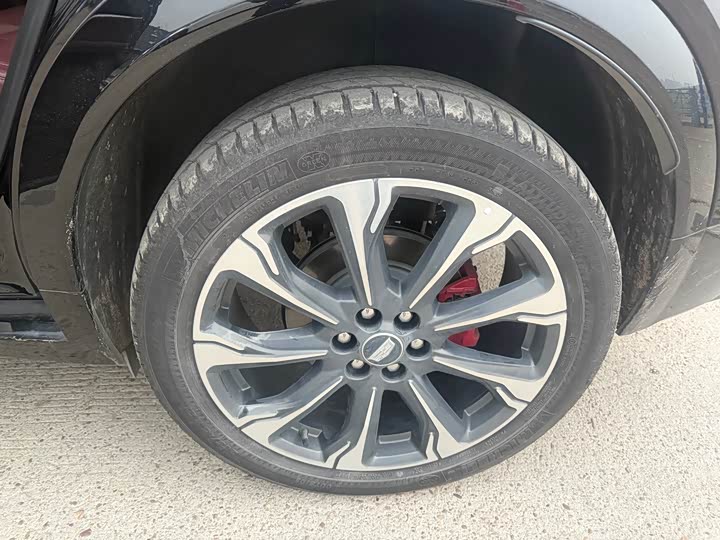 Фото 6 - Cadillac XT5