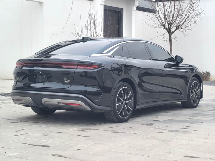 Фото 2 - BYD Han L