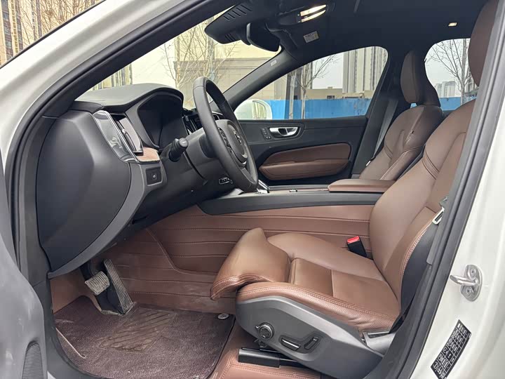 Фото 5 - Volvo XC60