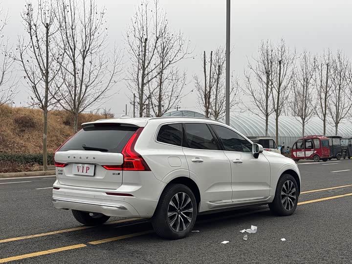 Фото 9 - Volvo XC60