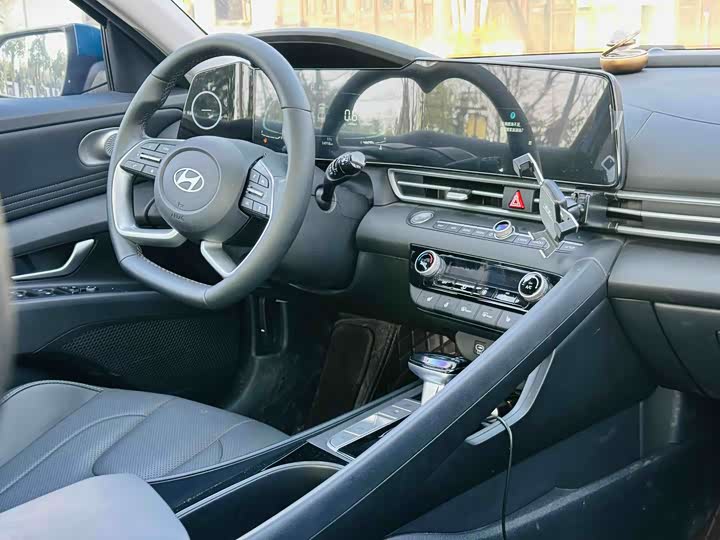 Фото 4 - Hyundai Elantra N line