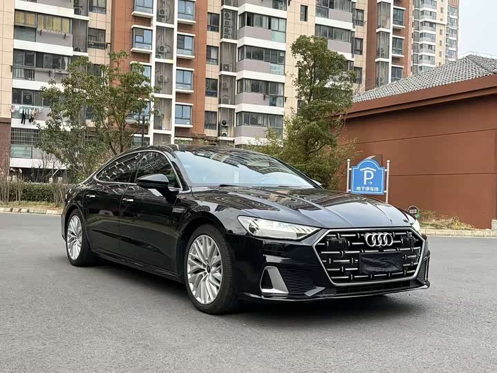 Фото 1 - Audi A7L