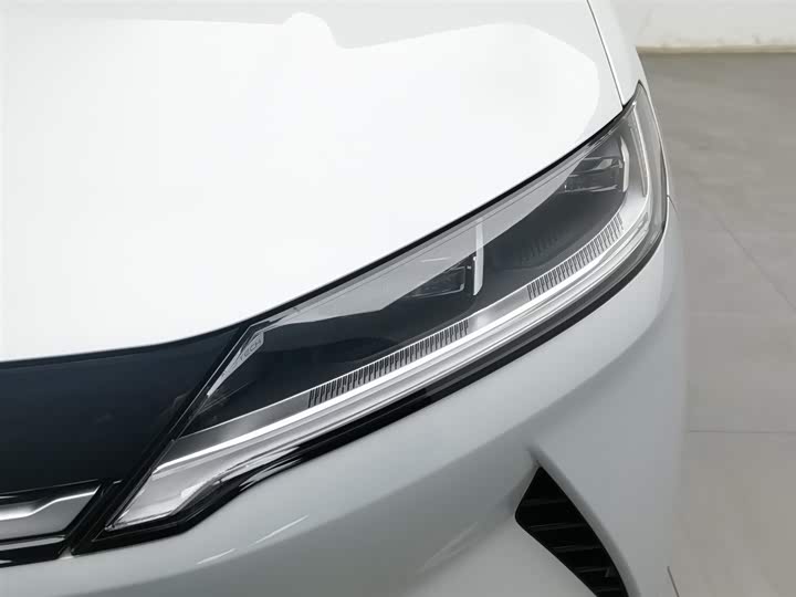 Фото 7 - BYD Yuan Up