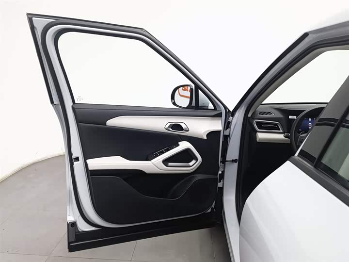 Фото 8 - BYD Yuan Up