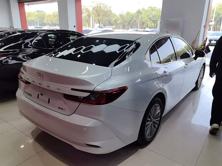 Фото 7 - Toyota Camry