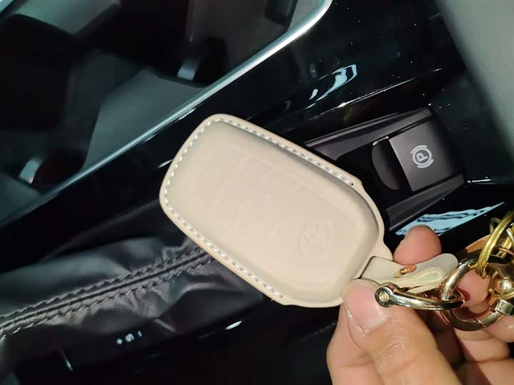 Фото 9 - Toyota Camry