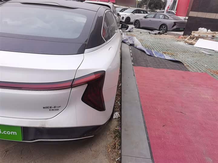 Фото 8 - Hongqi EH7