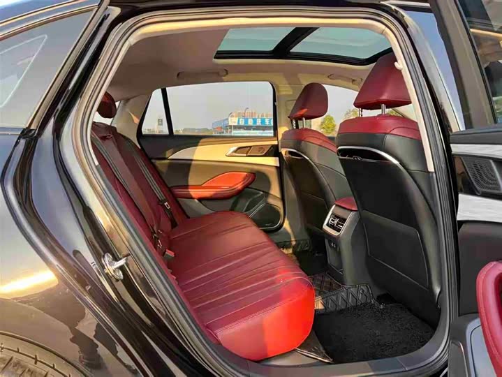 Фото 9 - Hongqi H5