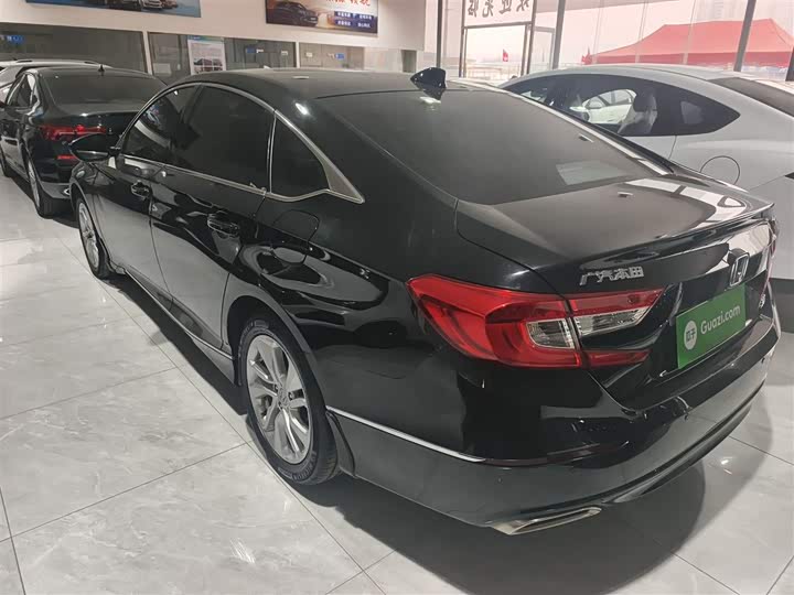 Фото 5 - Honda Accord