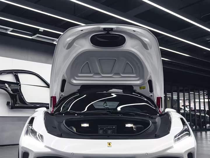 Фото 7 - Ferrari F8