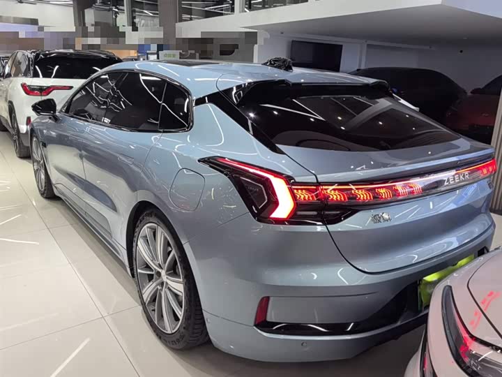 Фото 5 - Zeekr 001