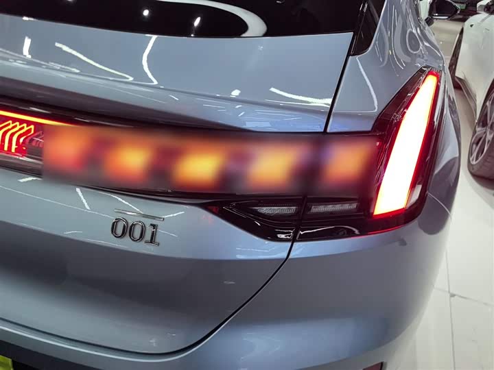 Фото 8 - Zeekr 001