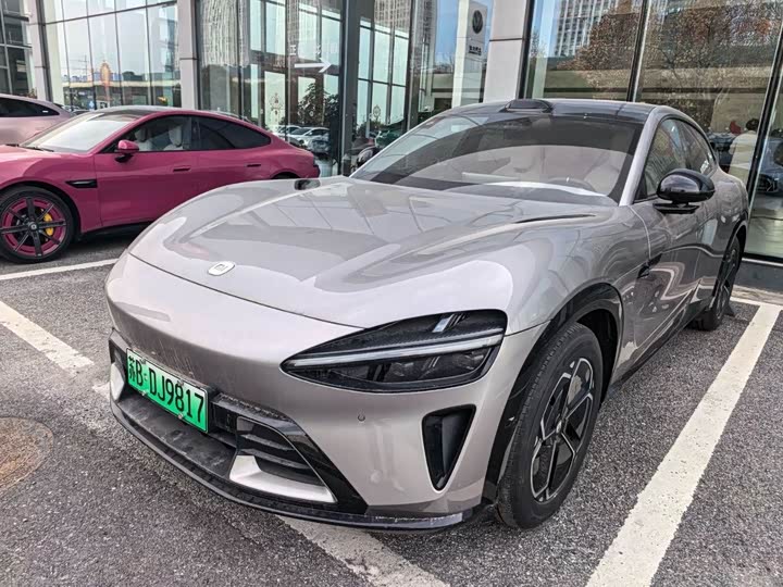 Фото 1 - Xiaomi YU7