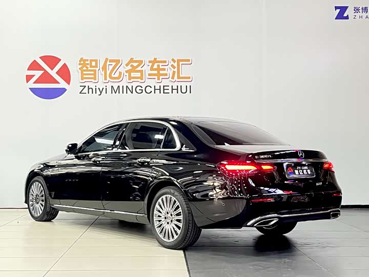 Фото 5 - Mercedes-Benz E-Class