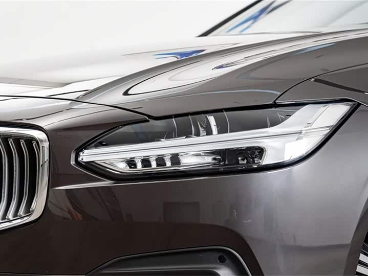 Фото 4 - Volvo S90