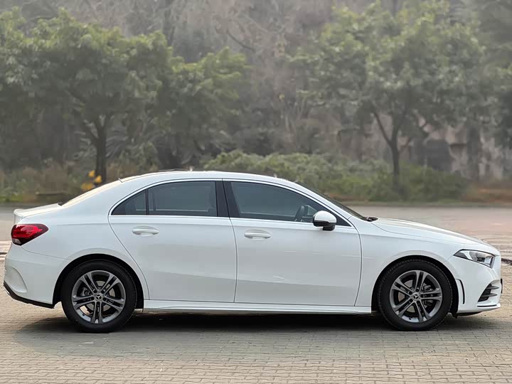 Фото 7 - Mercedes-Benz A-Class