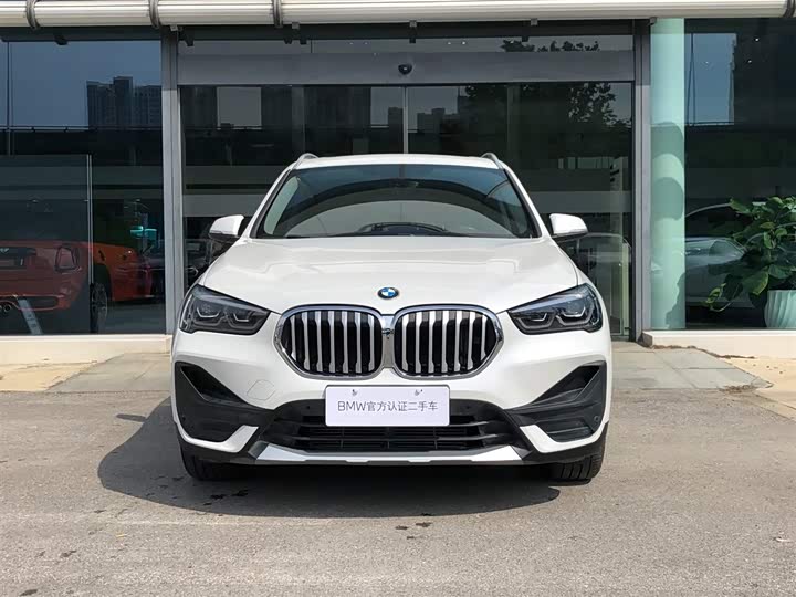 Фото 2 - BMW X1