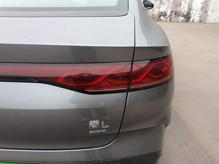 Фото 8 - BYD Qin L