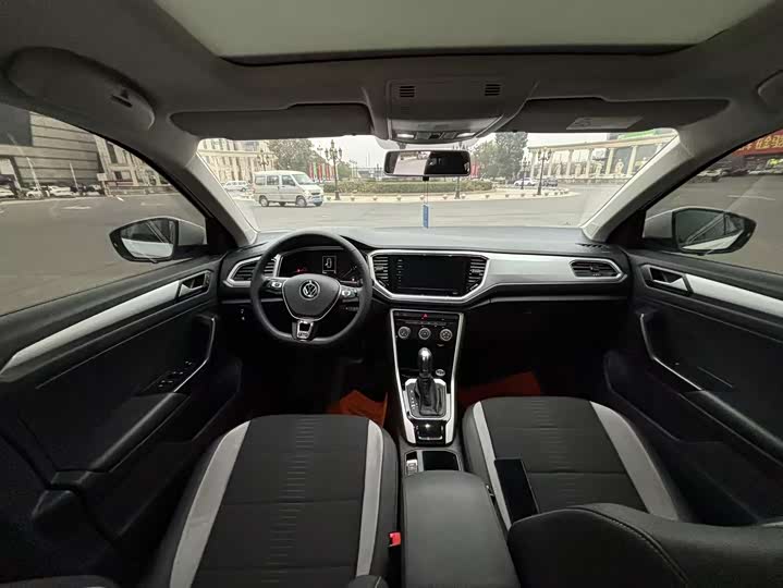 Фото 5 - Volkswagen T-Roc