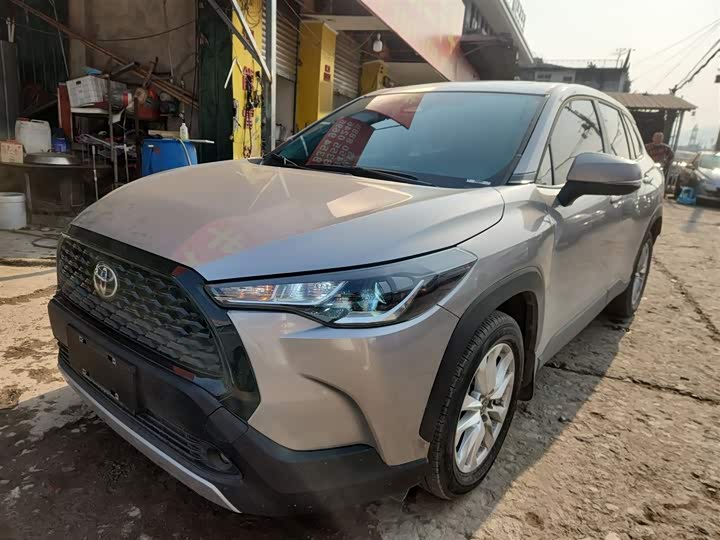 Фото 2 - Toyota Corolla Cross