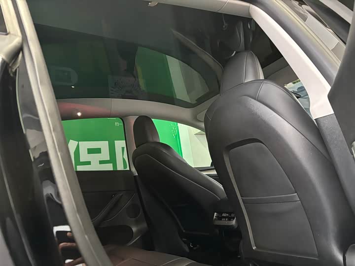 Фото 6 - Tesla Model Y