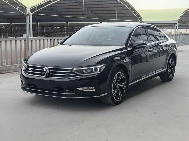 Фото 1 - Volkswagen Magotan