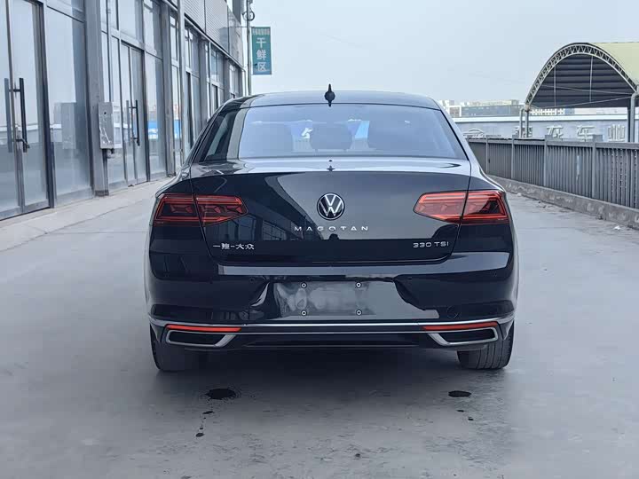 Фото 5 - Volkswagen Magotan