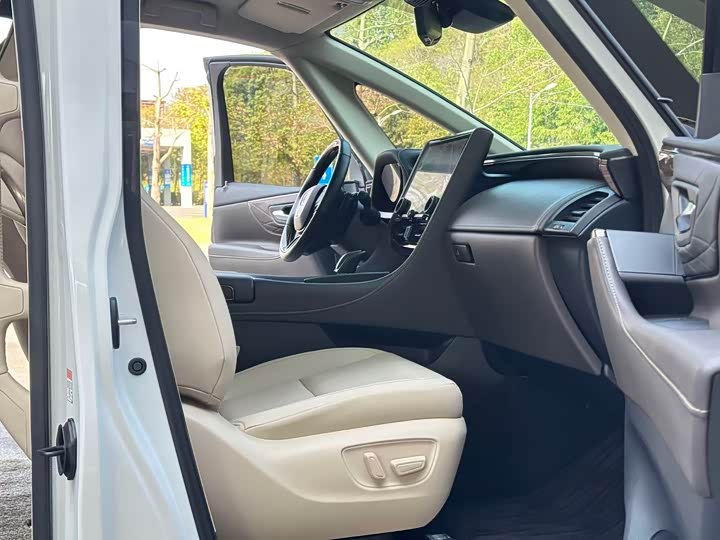 Фото 7 - Toyota Vellfire