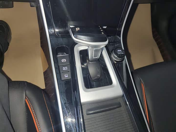 Фото 6 - Kia Seltos