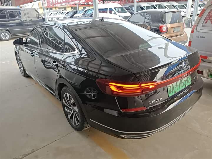 Фото 5 - Volkswagen Passat Hybrid