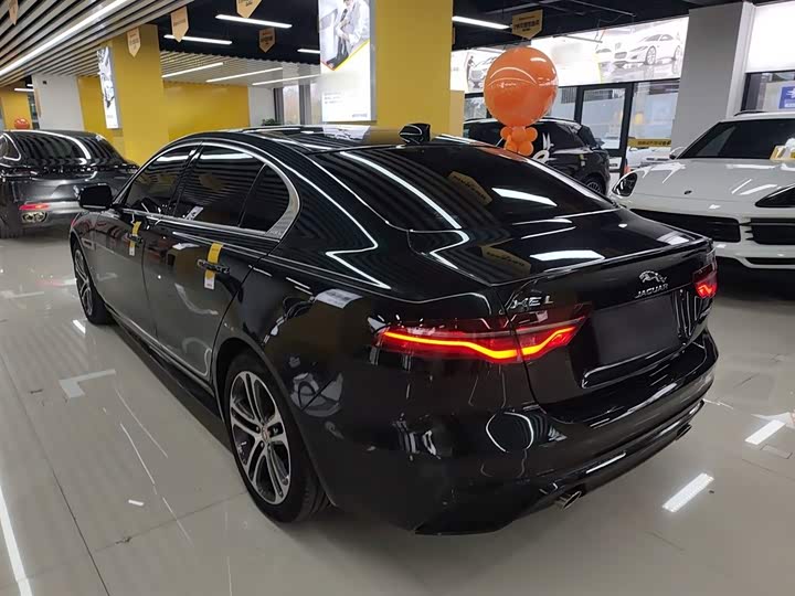 Фото 5 - Jaguar XE L