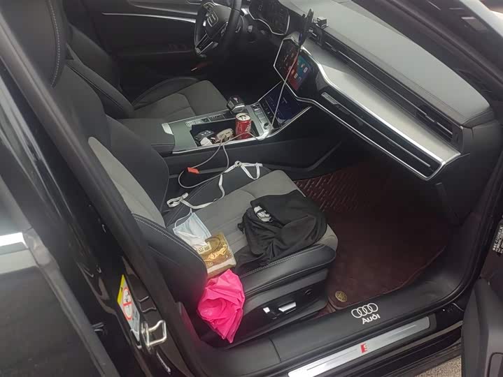 Фото 8 - Audi A6L