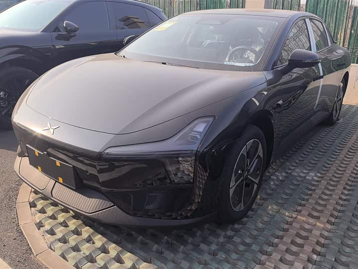 Фото 1 - XPeng Mona M03