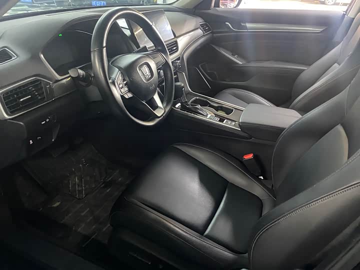 Фото 4 - Honda Accord