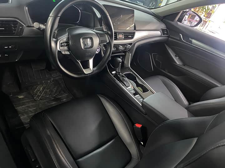 Фото 5 - Honda Accord