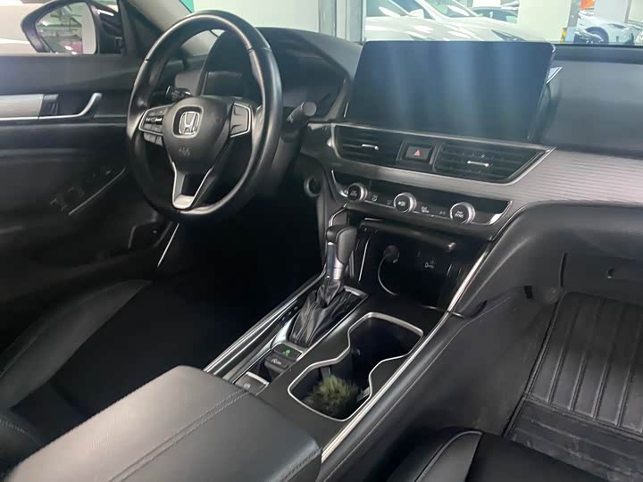 Фото 7 - Honda Accord