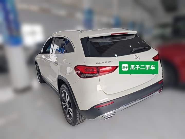 Фото 9 - Mercedes-Benz GLA-Class