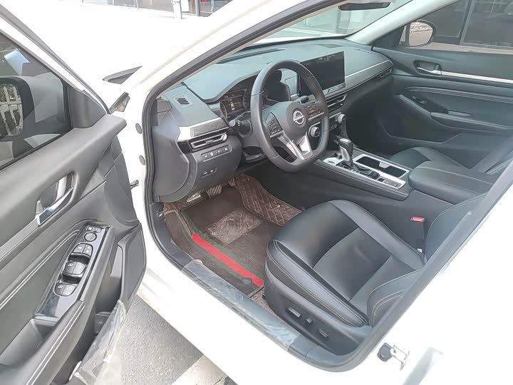 Фото 2 - Nissan Teana