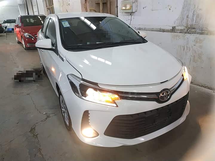 Фото 4 - Toyota Vios