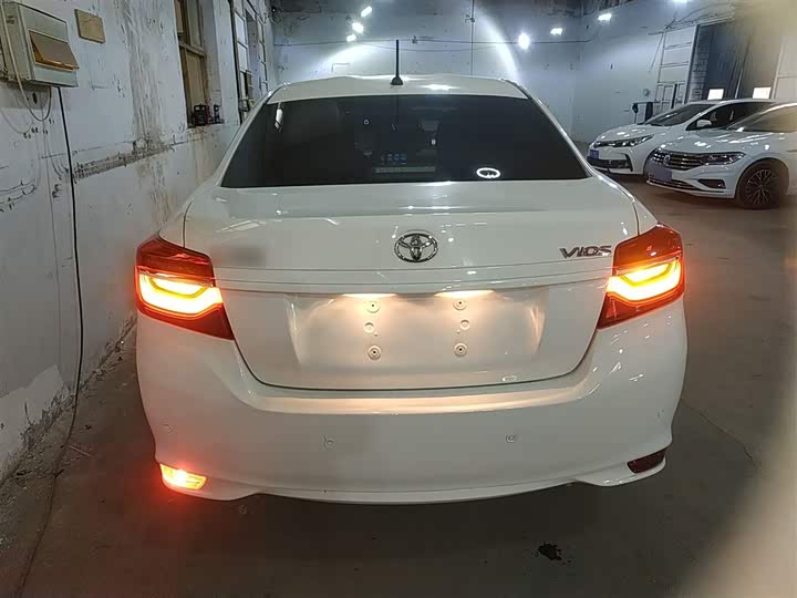 Фото 6 - Toyota Vios
