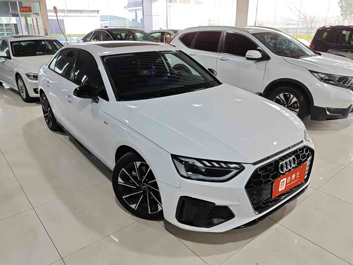 Фото 2 - Audi A4L