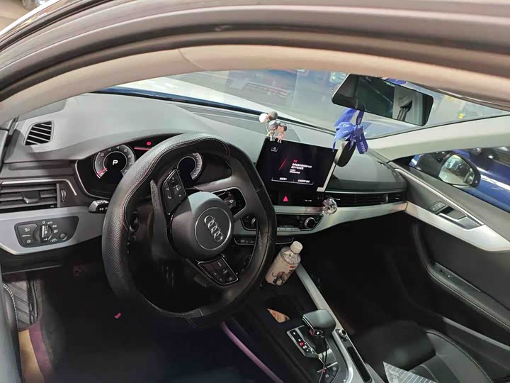 Фото 4 - Audi A4L