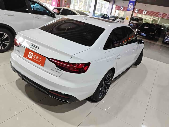 Фото 7 - Audi A4L