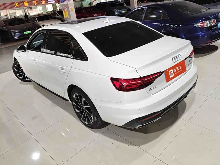 Фото 8 - Audi A4L